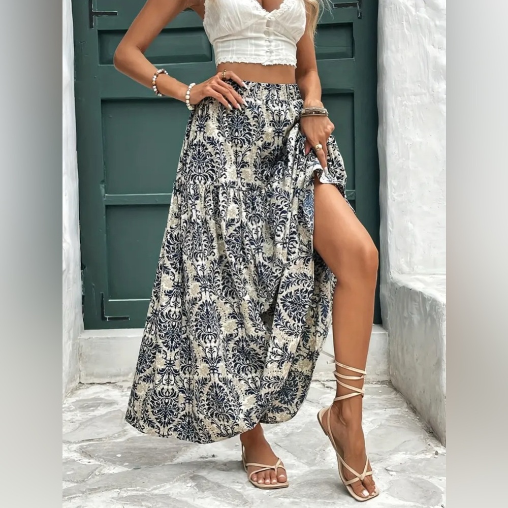 Boho Maxi Skirt in Navy Floral Print NWOT - Picture 3 of 6